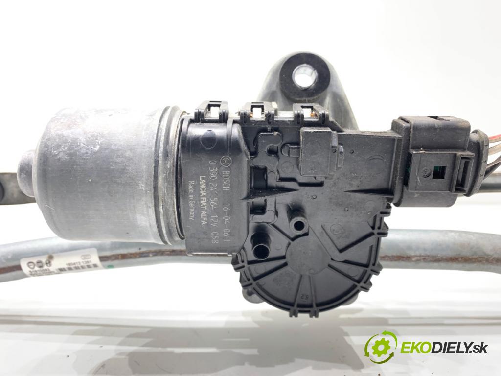 FIAT DOBLO II Nadwozie pełne/minivan 2016 66 kW 1.3 D Multijet 1248 Mechanizmus stieračov predný 51810592 (Motorček stieračov predný)