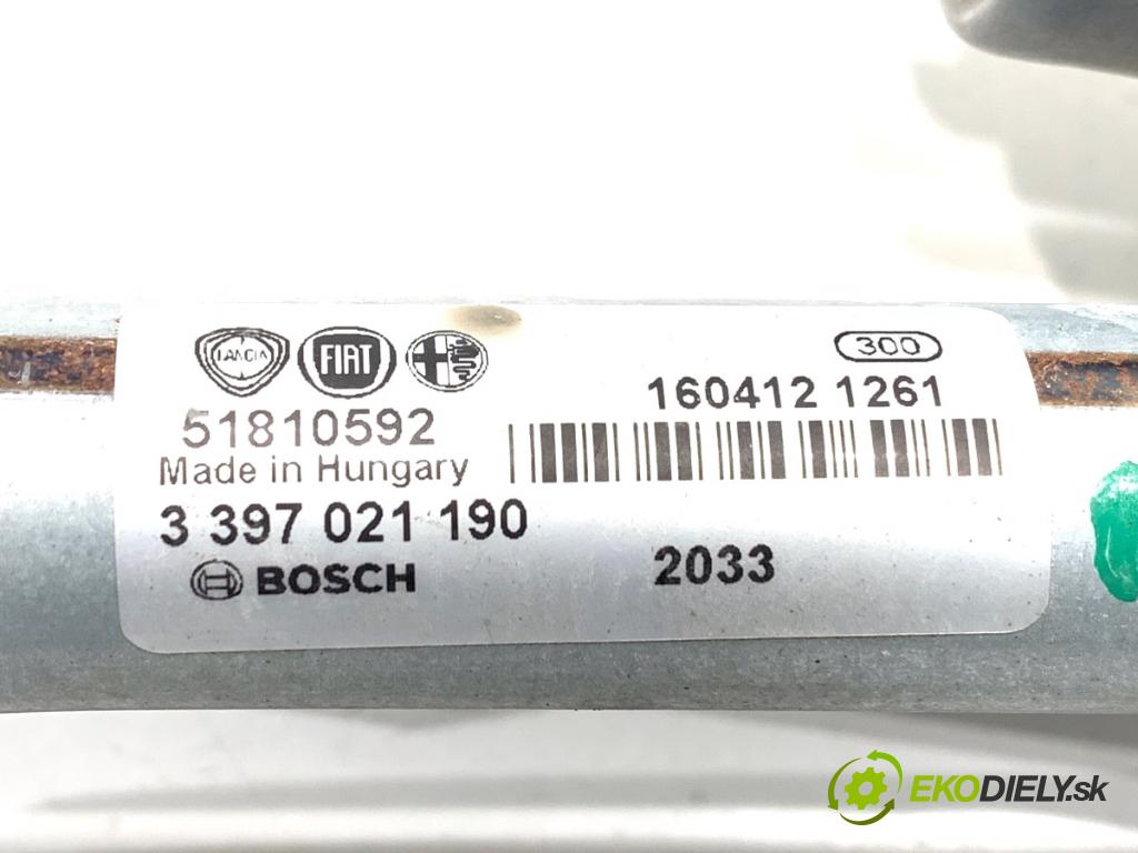 FIAT DOBLO II Nadwozie pełne/minivan 2016 66 kW 1.3 D Multijet 1248 Mechanizmus stieračov predný 51810592 (Motorček stieračov predný)