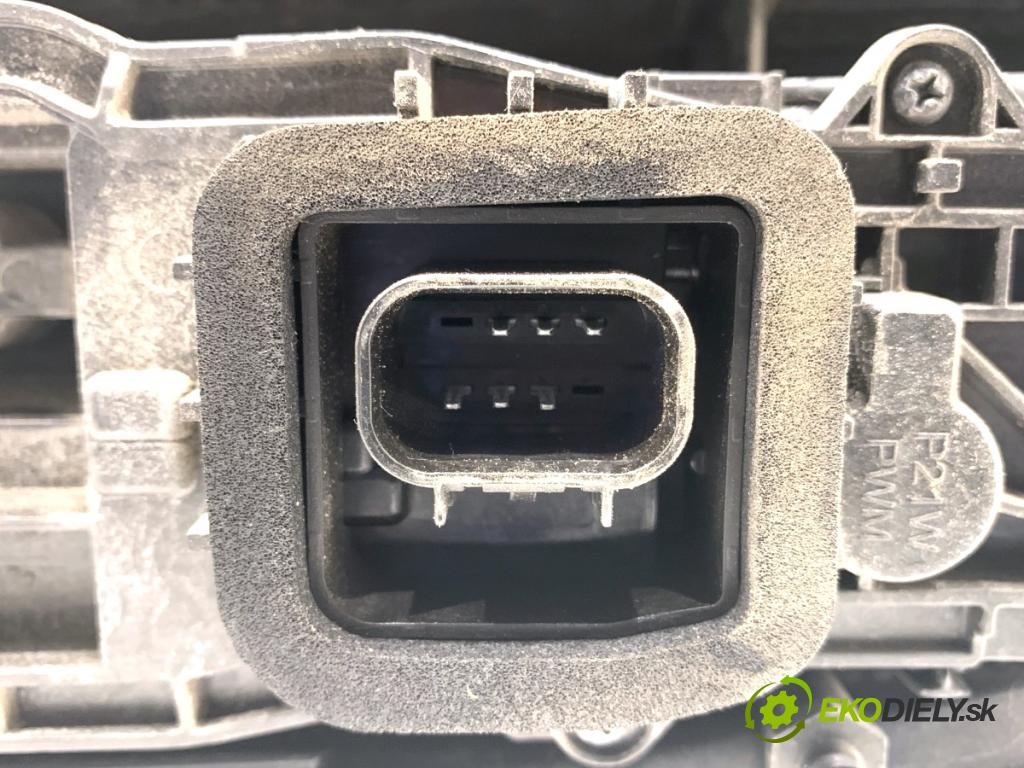 FIAT DOBLO II Nadwozie pełne/minivan 2016 66 kW 1.3 D Multijet 1248 světlo levý zadní část 52044717