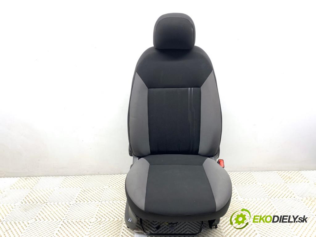 FIAT DOBLO II Nadwozie pełne/minivan 2016 66 kW 1.3 D Multijet 1248 Sedadlo pravy predný 