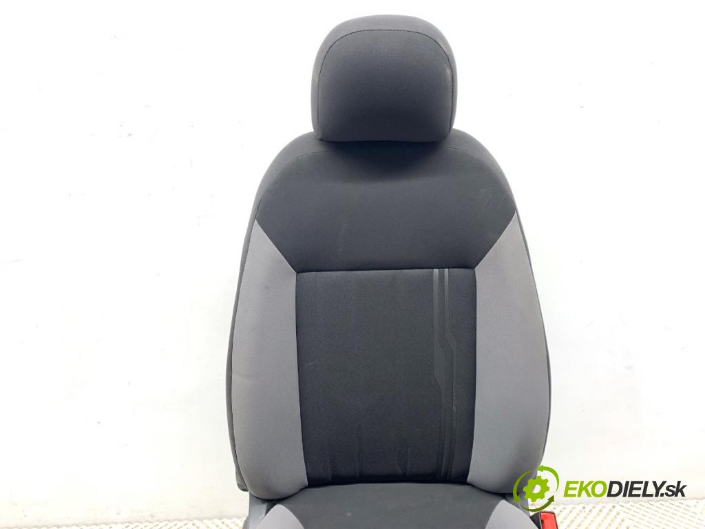 FIAT DOBLO II Nadwozie pełne/minivan 2016 66 kW 1.3 D Multijet 1248 Sedadlo pravy predný
