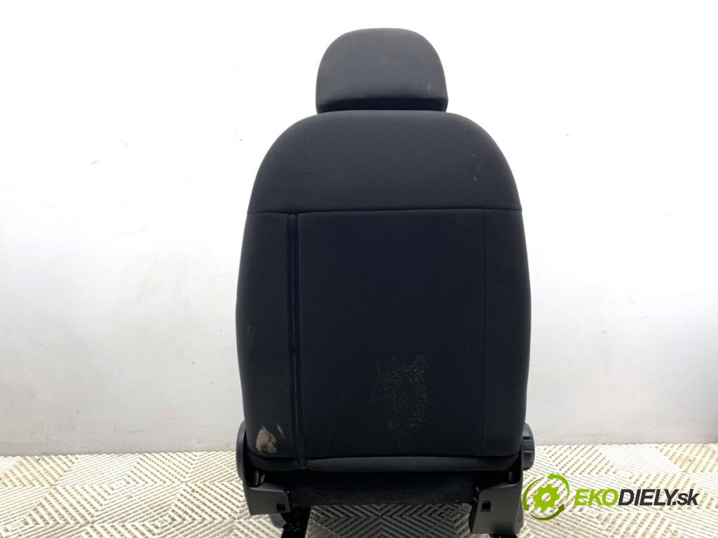 FIAT DOBLO II Nadwozie pełne/minivan 2016 66 kW 1.3 D Multijet 1248 Sedadlo pravy predný