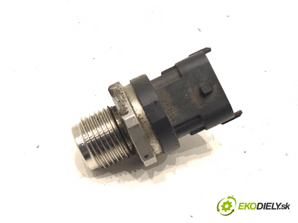 FIAT DOBLO II Nadwozie pełne/minivan 2016 66 kW 1.3 D Multijet 1248 Snímač tlaku paliva 0281006752 (Snímač)