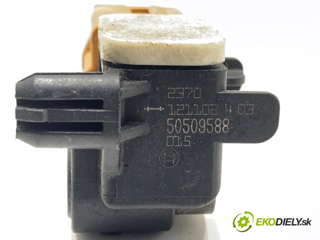 FIAT DOBLO II Nadwozie pełne/minivan 2016 66 kW 1.3 D Multijet 1248 Snímač nárazu 50509588 (Snímač nárazu)