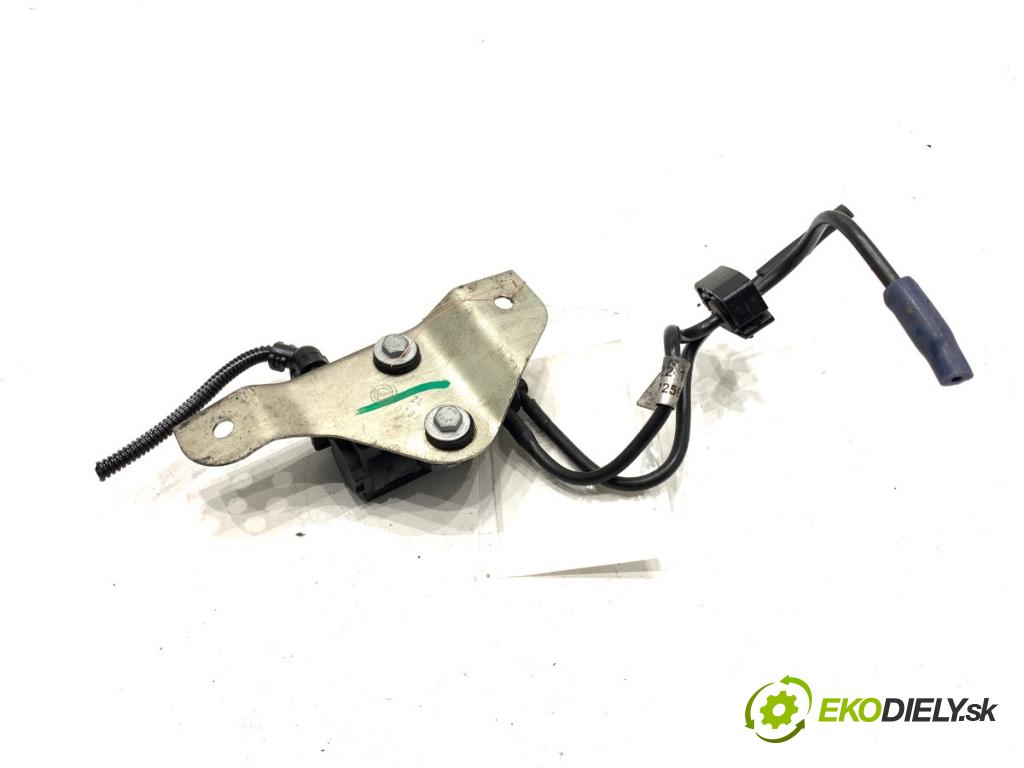 FIAT DOBLO II Nadwozie pełne/minivan 2016 66 kW 1.3 D Multijet 1248 Ventil tlaku 55228986 (Ventil)