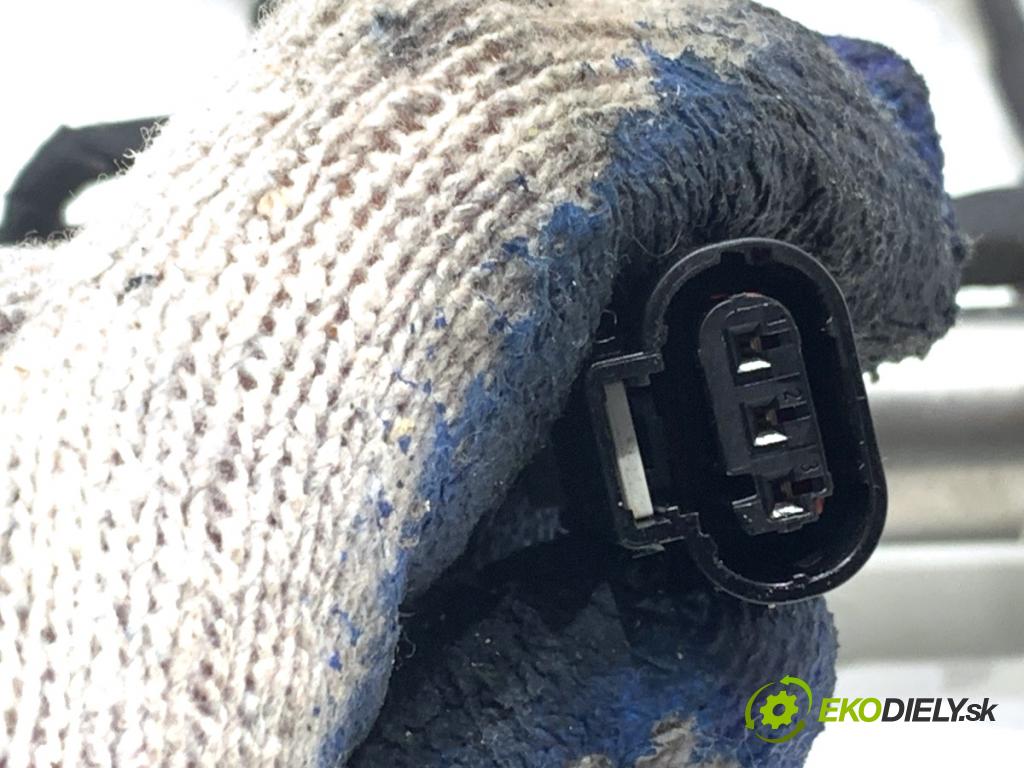 OPEL ASTRA K liftback 2019 110 kW 1.4 Turbo (68) 1399 Lišta vstrekovacia 12694826 (Vstrekovacia lišta)