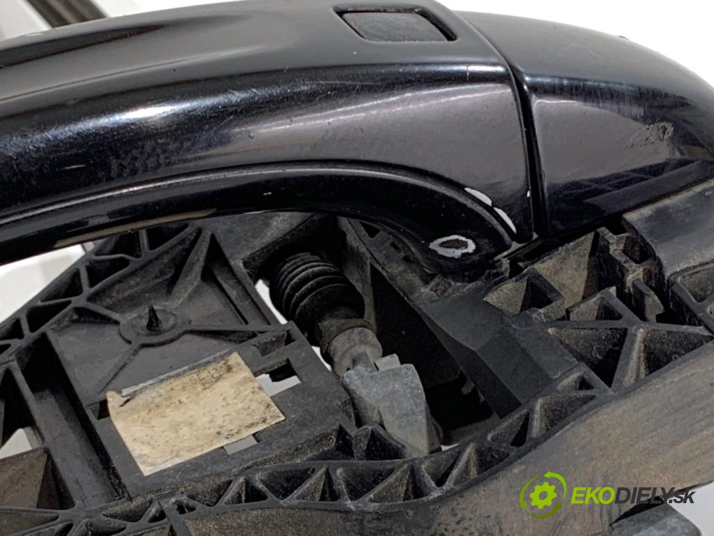 AUDI Q7 4L SUV 2007 171 kW 3.0 TDI quattro 2967 Kľučka vonkajšia pravy predný