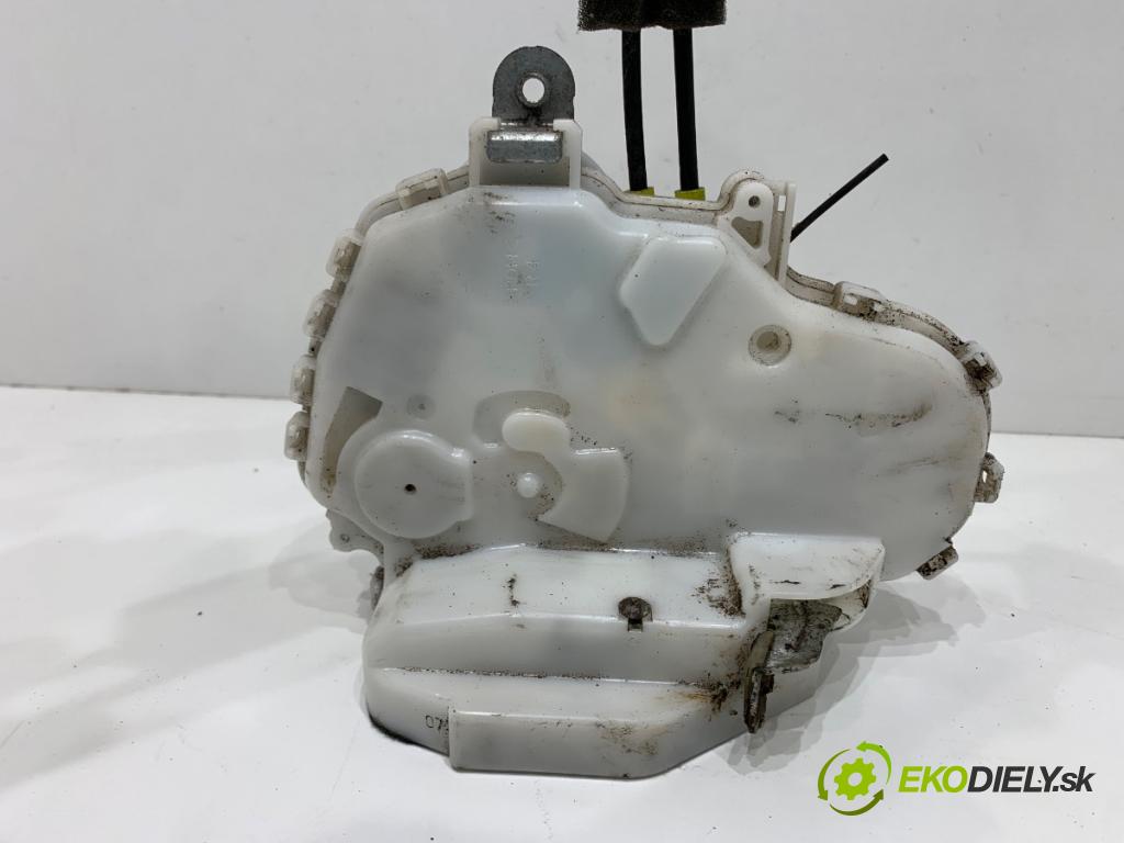 HONDA CR-V III SUV 2007 103 kW 2.2 i-CTDi 4WD (RE6) 2204 zámok Dvere pravy zad