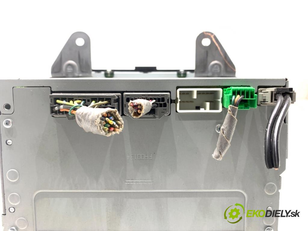 HONDA CR-V III SUV 2007 103 kW 2.2 i-CTDi 4WD (RE6) 2204 RADIO 39100-SWA-G202-M1 (Audio zariadenie)