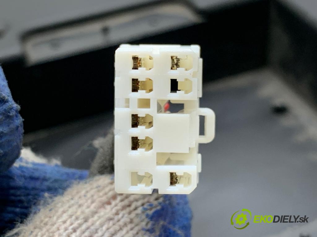 HONDA CR-V III SUV 2007 103 kW 2.2 i-CTDi 4WD (RE6) 2204 subwoofer TLM1809 (Audio zariadenie)