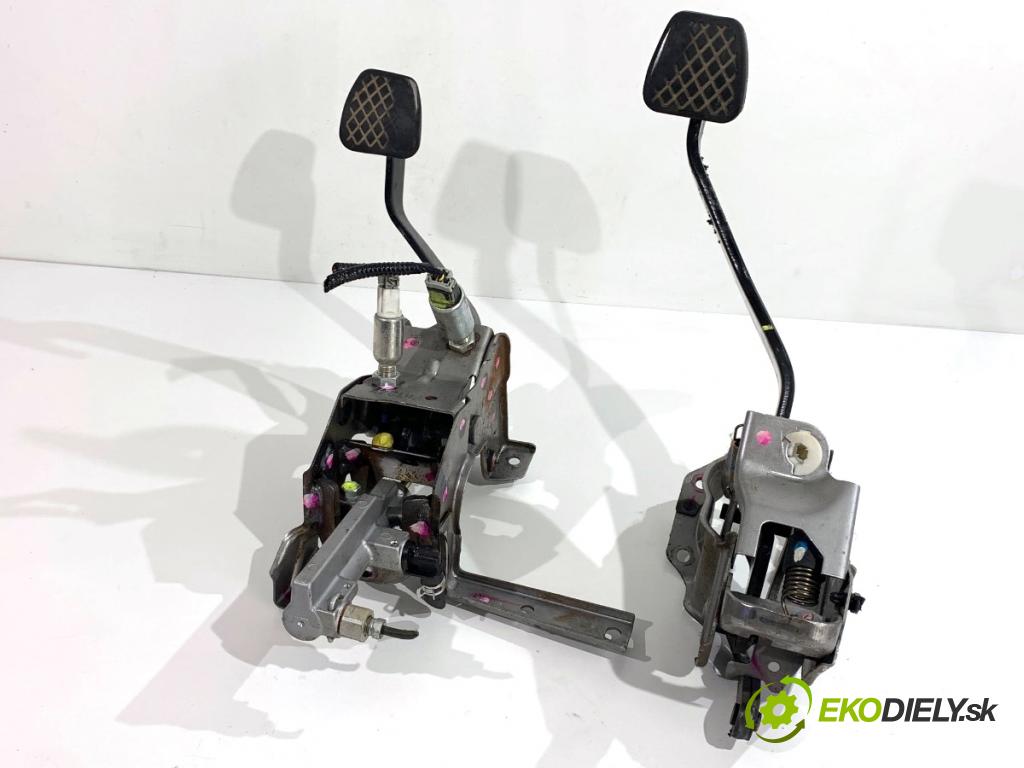 HONDA CR-V III SUV 2007 103 kW 2.2 i-CTDi 4WD (RE6) 2204 PEDÁL: manuálne  (Potenciometer plynového pedálu)