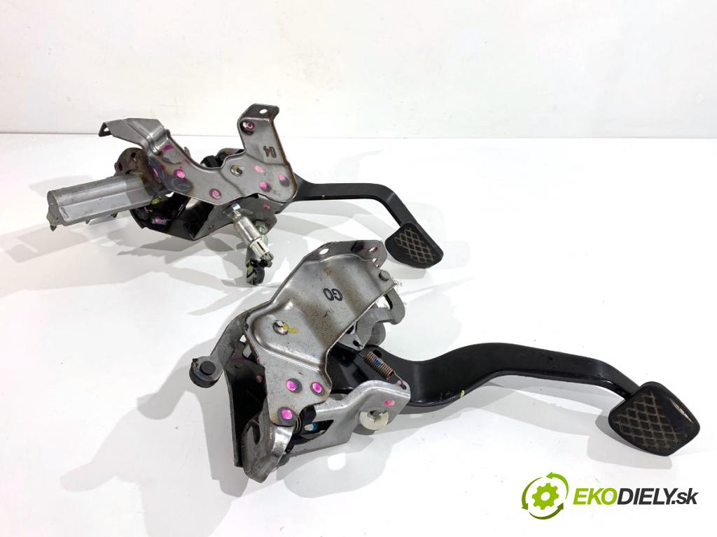 HONDA CR-V III SUV 2007 103 kW 2.2 i-CTDi 4WD (RE6) 2204 PEDÁL: manuálne  (Potenciometer plynového pedálu)