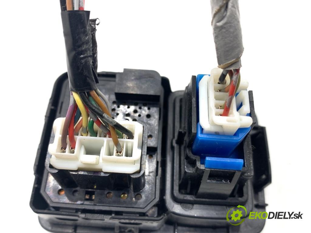 HONDA CR-V III SUV 2007 103 kW 2.2 i-CTDi 4WD (RE6) 2204 Prepínač nastavenia spätných zrkadiel M33212 (Prepínacie páčky pod volantom)