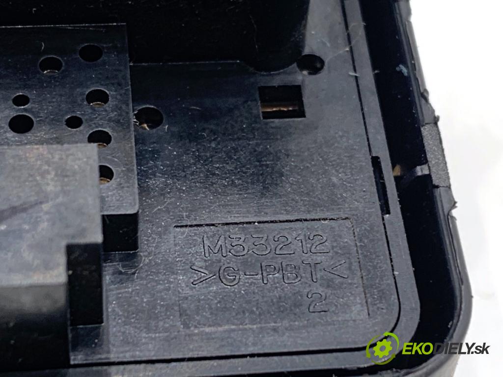 HONDA CR-V III SUV 2007 103 kW 2.2 i-CTDi 4WD (RE6) 2204 Prepínač nastavenia spätných zrkadiel M33212 (Prepínacie páčky pod volantom)