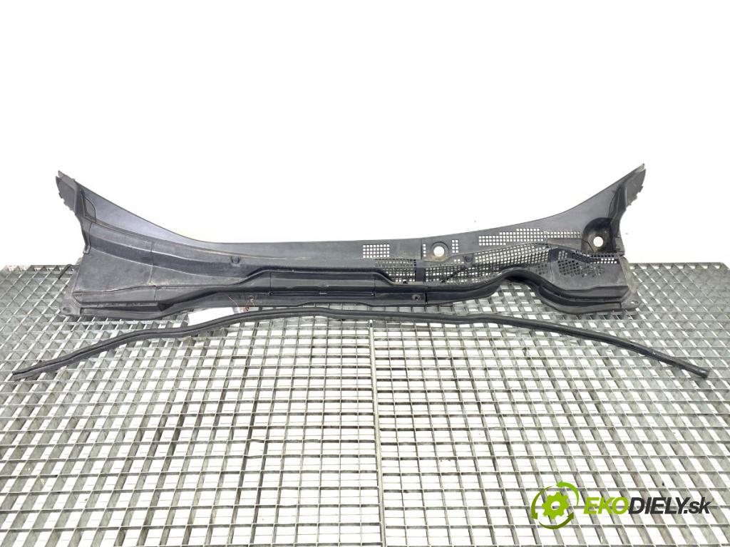 HONDA CR-V III SUV 2007 103 kW 2.2 i-CTDi 4WD (RE6) 2204 Torpédo, plast pod čelné okno  (Torpédo (plast pod čelným sklom))