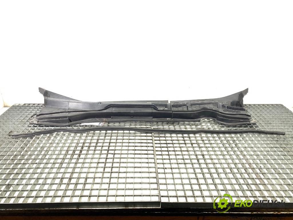 HONDA CR-V III SUV 2007 103 kW 2.2 i-CTDi 4WD (RE6) 2204 Torpédo, plast pod čelné okno  (Torpédo (plast pod čelným sklom))