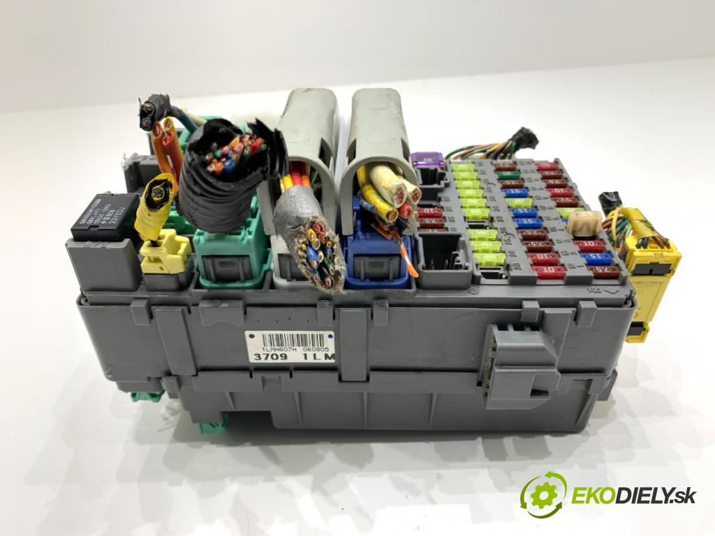 HONDA CR-V III SUV 2007 103 kW 2.2 i-CTDi 4WD (RE6) 2204 modul BSI  (Pojistková skříňka)