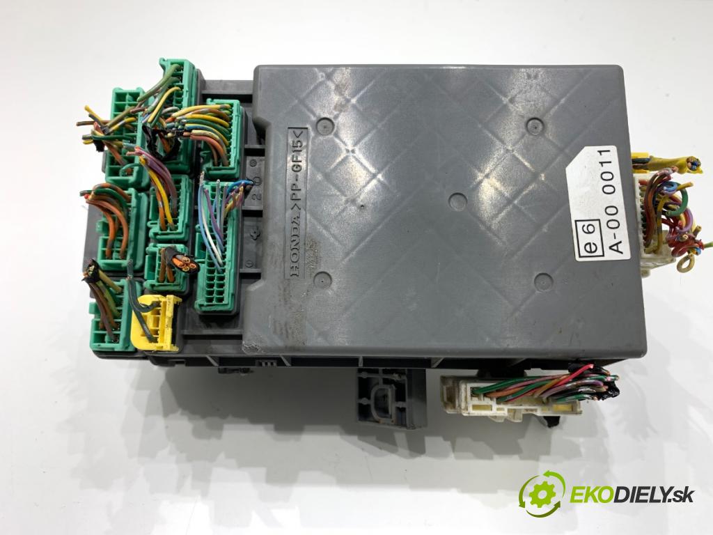 HONDA CR-V III SUV 2007 103 kW 2.2 i-CTDi 4WD (RE6) 2204 modul BSI  (Pojistková skříňka)