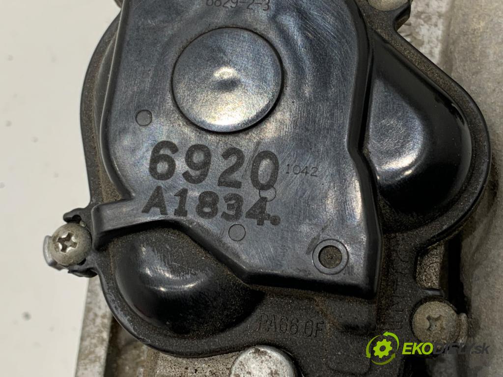 HONDA CR-V III SUV 2007 103 kW 2.2 i-CTDi 4WD (RE6) 2204 Mechanizmus stieračov predný  (Motorček stieračov predný)