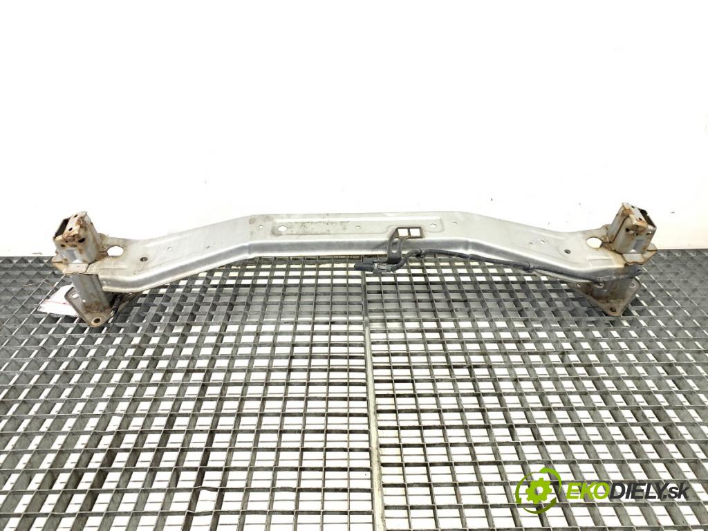 HONDA CR-V III SUV 2007 103 kW 2.2 i-CTDi 4WD (RE6) 2204 výztuha nárazníka přední část  (Přední výztuha)