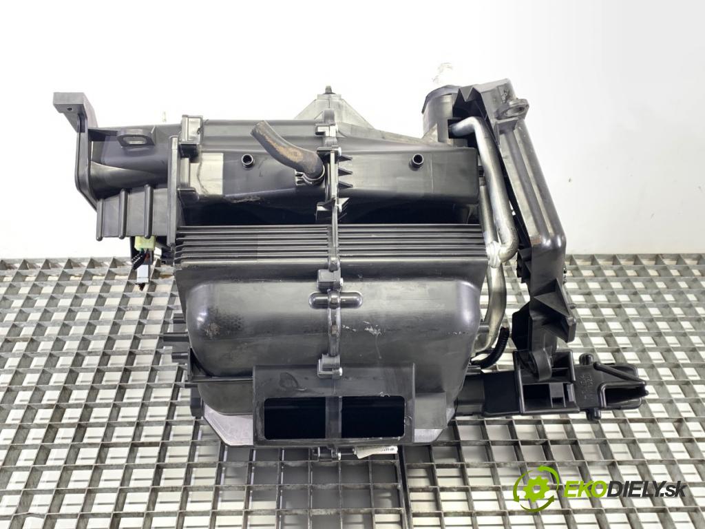 HONDA CR-V III SUV 2007 103 kW 2.2 i-CTDi 4WD (RE6) 2204 Výhrevné teleso, radiátor kúrenia komplet KOMBAJN  (Radiátor kúrenia)