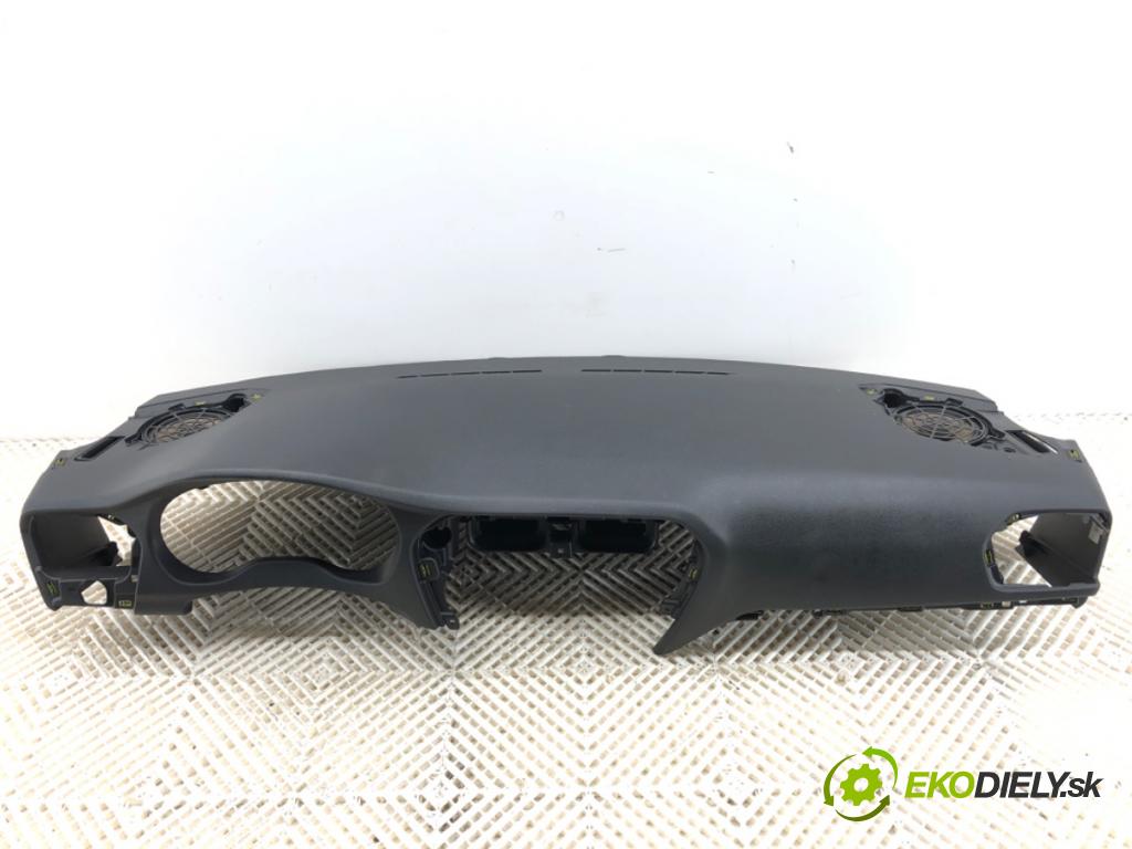 PEUGEOT 301 ---  --- --- --- palubní doska  (Palubní deska)