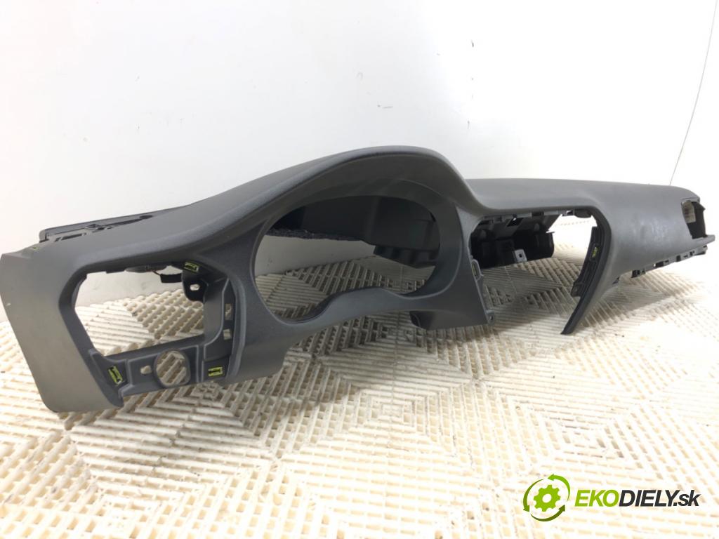 PEUGEOT 301 ---  --- --- --- palubní doska  (Palubní deska)