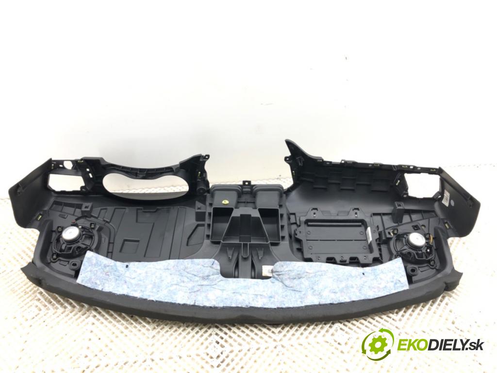 PEUGEOT 301 ---  --- --- --- palubní doska  (Palubní deska)