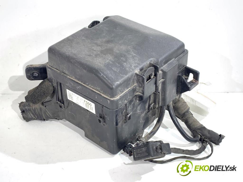 KIA OPTIMA sedan 2016 104 kW 1.7 CRDi 1685 skříňka poistková 91242-D4053 (Pojistková skříňka)