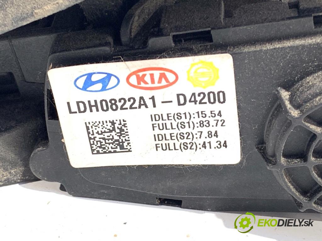 KIA OPTIMA sedan 2016 104 kW 1.7 CRDi 1685 Potenciometer plynu 0822A1-D4200 (Potenciometer plynového pedálu)
