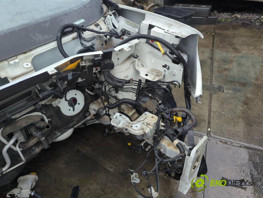 FIAT DOBLO II Nadwozie pełne/minivan 2016 66 kW 1.3 D Multijet 1248 karoséria ČTVRŤÁK: Blatník zad ľavy pravy prah strecha PODŁUŻNICA ľavy pravy