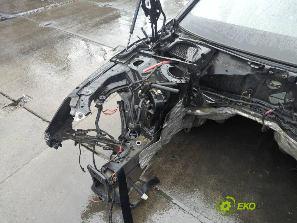 AUDI A4 B9 Kombi 2016 110 kW 2.0 TDI 1968 karoséria ČTVRŤÁK: Blatník zad ľavy pravy prah strecha PODŁUŻNICA ľavy pravy