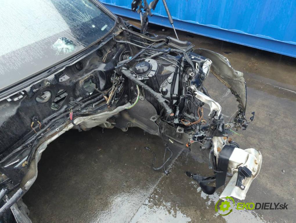 AUDI A4 B9 Kombi 2016 110 kW 2.0 TDI 1968 karoséria ČTVRŤÁK: Blatník zad ľavy pravy prah strecha PODŁUŻNICA ľavy pravy