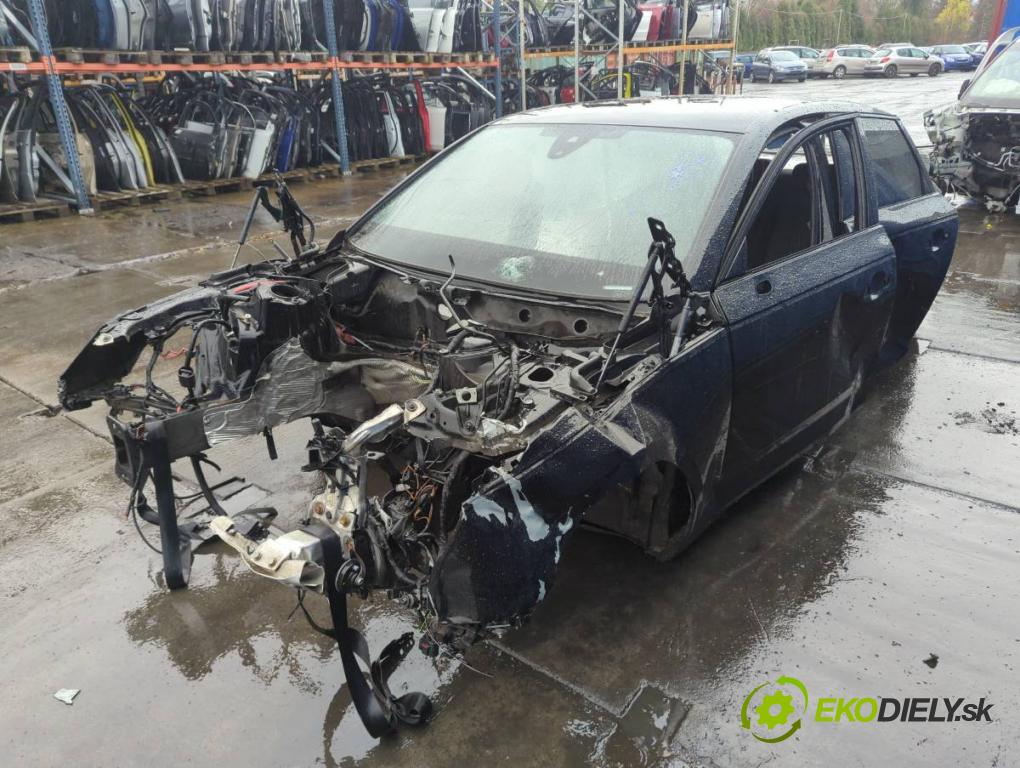 AUDI A4 B9 Kombi 2016 110 kW 2.0 TDI 1968 karoséria ČTVRŤÁK: Blatník zad ľavy pravy prah strecha PODŁUŻNICA ľavy pravy