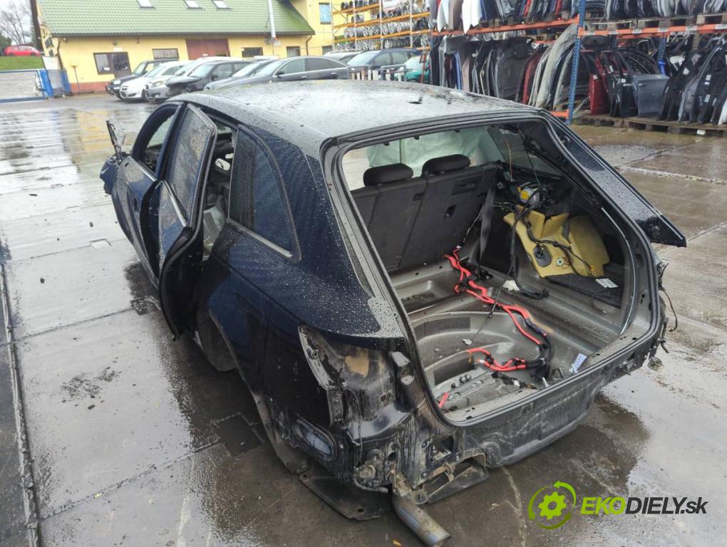 AUDI A4 B9 Kombi 2016 110 kW 2.0 TDI 1968 karoséria ČTVRŤÁK: Blatník zad ľavy pravy prah strecha PODŁUŻNICA ľavy pravy