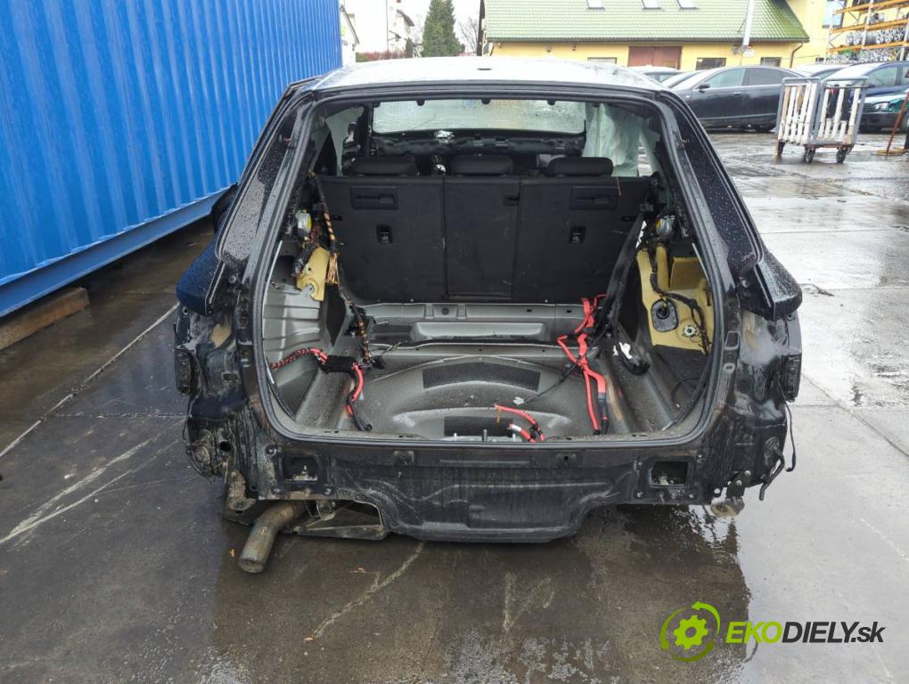 AUDI A4 B9 Kombi 2016 110 kW 2.0 TDI 1968 karoséria ČTVRŤÁK: Blatník zad ľavy pravy prah strecha PODŁUŻNICA ľavy pravy