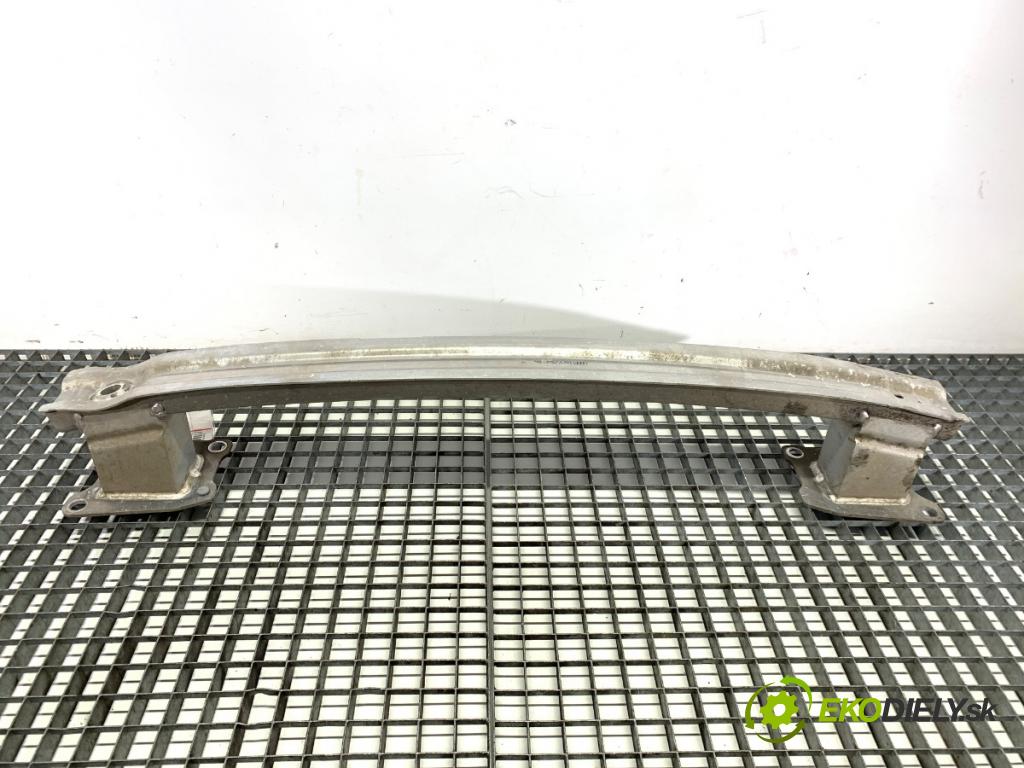 AUDI A4 B9 Kombi 2016 110 kW 2.0 TDI 1968 výztuha nárazníka zadní část 8W0807309 (Zadní výztuha)