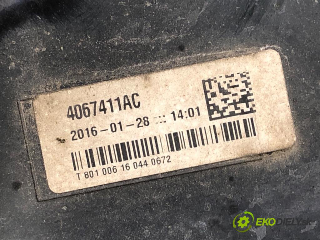AUDI A4 B9 Kombi 2016 110 kW 2.0 TDI 1968 Nádržka SCR: 8W0131878AC 4M0907355