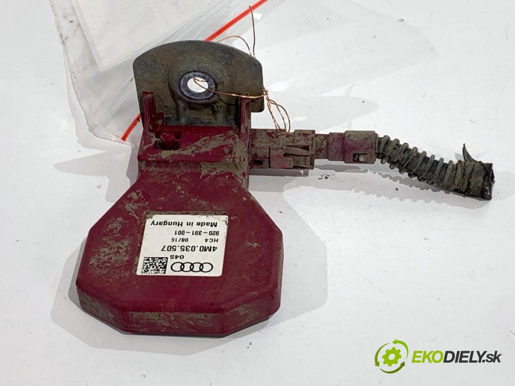 AUDI A4 B9 Kombi 2016 110 kW 2.0 TDI 1968 Zosilňovač Antenní: 4M0035507 (Zosilňovač)