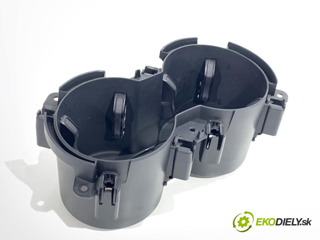 AUDI A4 B9 Kombi 2016 110 kW 2.0 TDI 1968 Držiak na nápoje 8W0862533 (Držiak (úchyt) na nápoje)