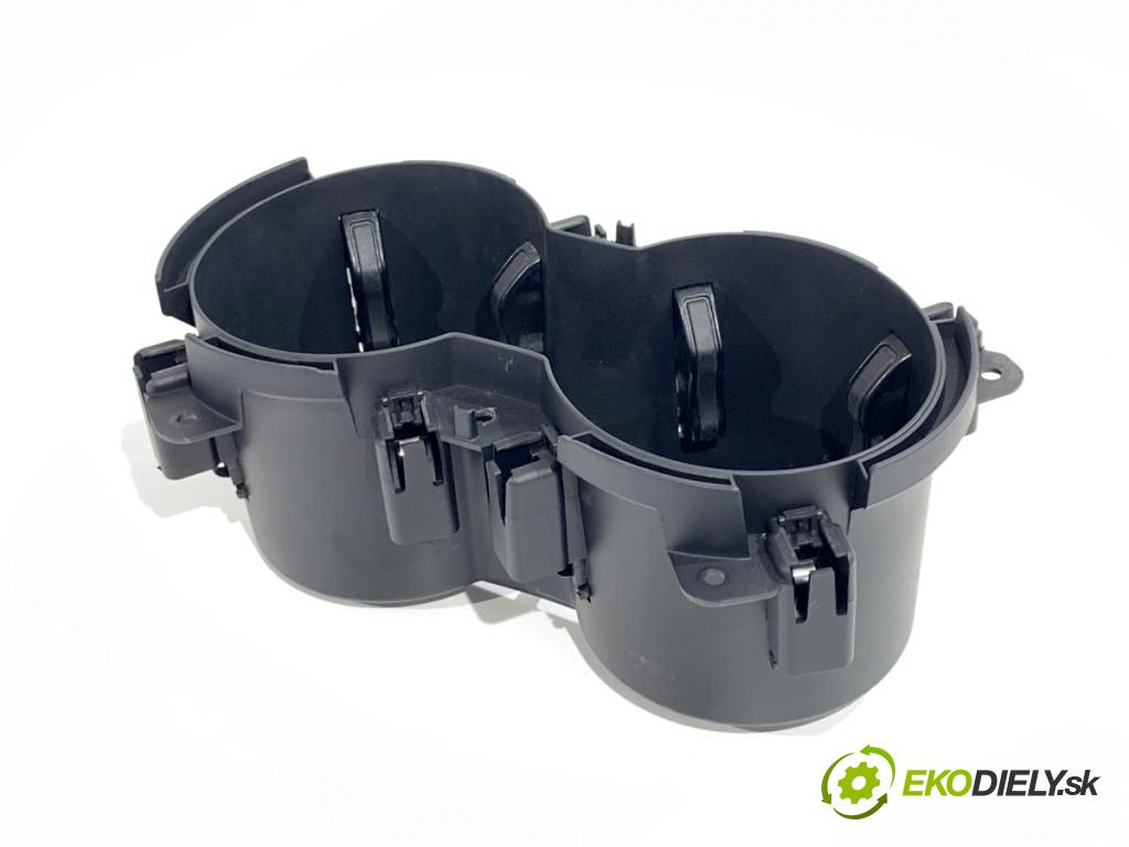 AUDI A4 B9 Kombi 2016 110 kW 2.0 TDI 1968 Držiak na nápoje 8W0862533 (Držiak (úchyt) na nápoje)