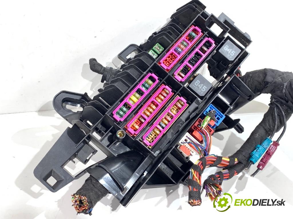 AUDI A4 B9 Kombi 2016 110 kW 2.0 TDI 1968 skříňka poistková 8W0971845AJ (Pojistková skříňka)