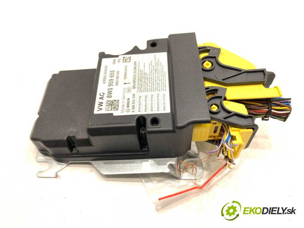 AUDI A4 B9 Kombi 2016 110 kW 2.0 TDI 1968 senzor airbag 8W0959655 (Snímač)