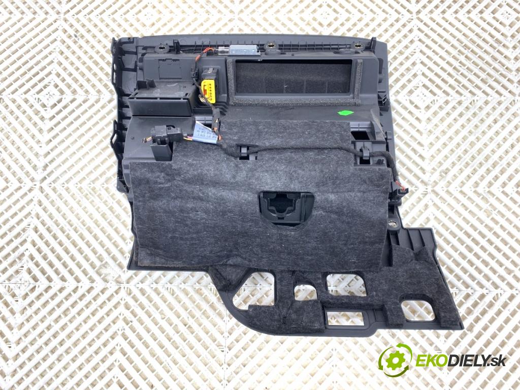 AUDI A4 B9 Kombi 2016 110 kW 2.0 TDI 1968 Priehradka, kastlík spolujazdca 8W1857035 (Priehradka (kastlík))