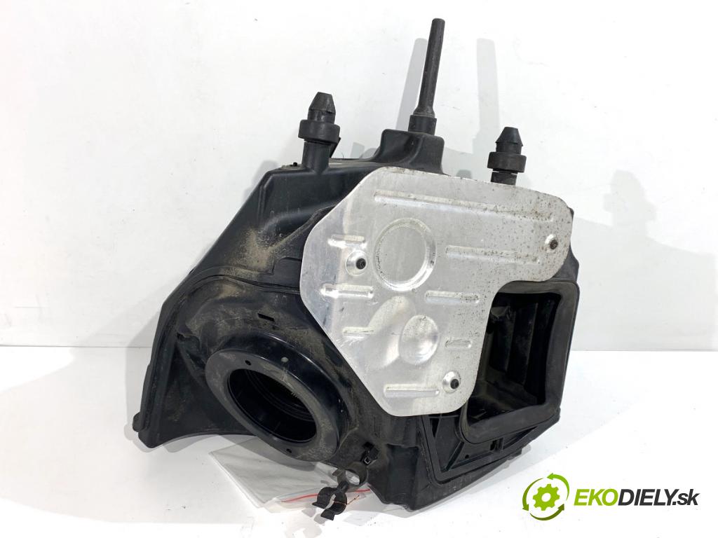 AUDI A4 B9 Kombi 2016 110 kW 2.0 TDI 1968 Obal filtra vzduchu 8W0133837D (Obal vzduchového filtra)