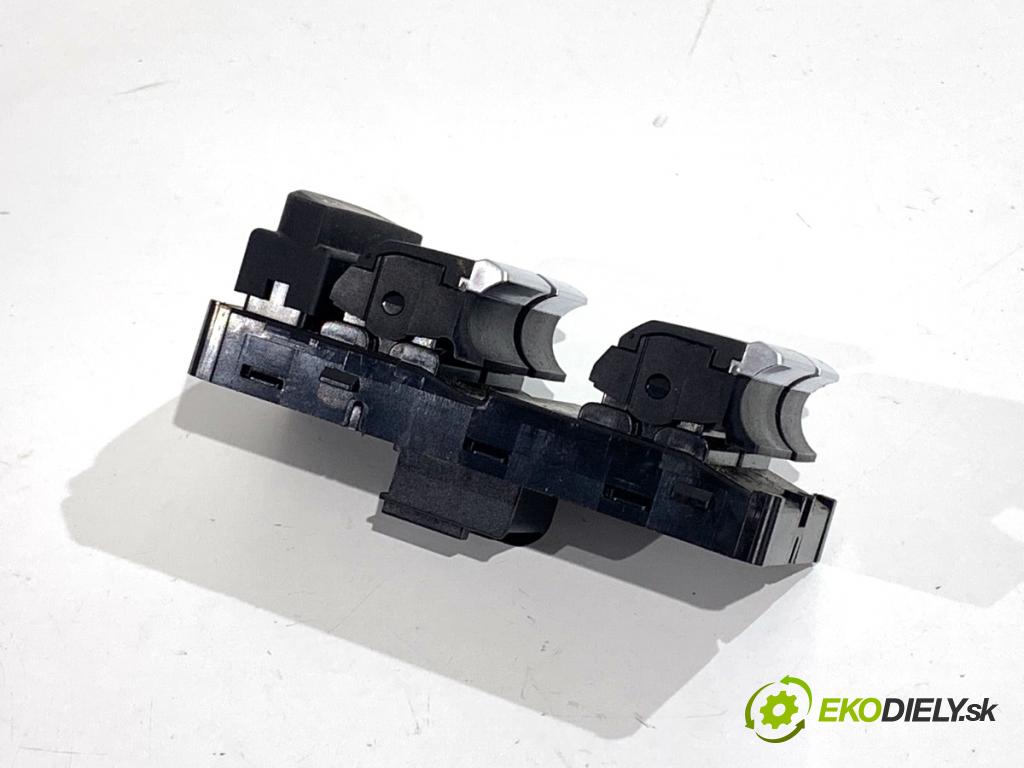 AUDI A4 B9 Kombi 2016 110 kW 2.0 TDI 1968 Prepínač okien 8W0959851E (Prepínacie páčky pod volantom)