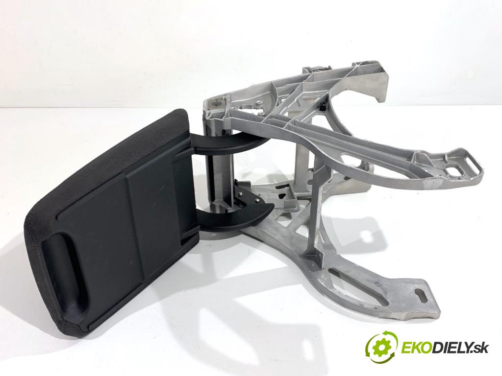 AUDI A4 B9 Kombi 2016 110 kW 2.0 TDI 1968 Lakťová opierka 8W0864283A (Lakťová opierka)