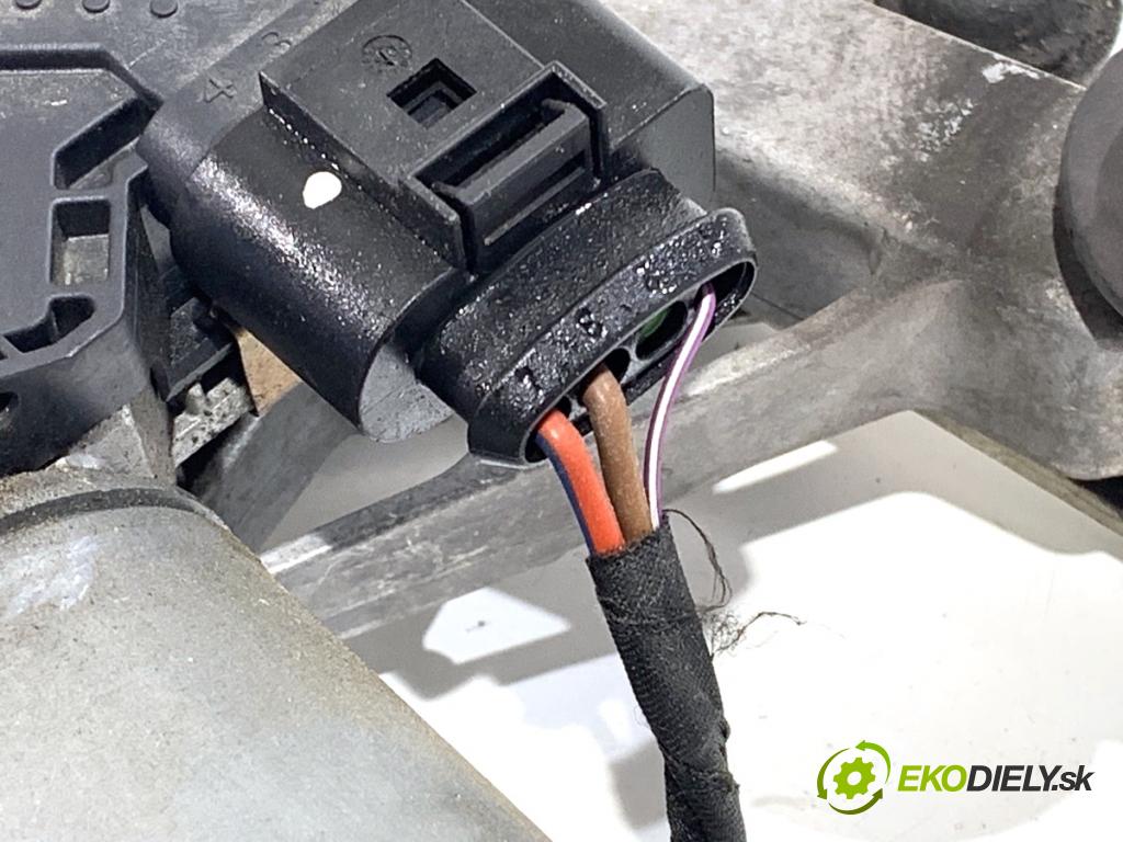 AUDI A4 B9 Kombi 2016 110 kW 2.0 TDI 1968 Mechanizmus stieračov predný 8W1955023A (Motorček stieračov predný)