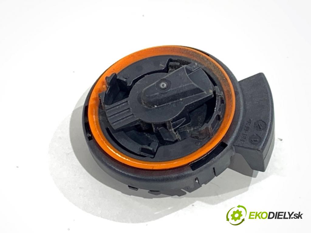 AUDI A4 B9 Kombi 2016 110 kW 2.0 TDI 1968 Snímač nárazu 4M0955557A (Snímač nárazu)