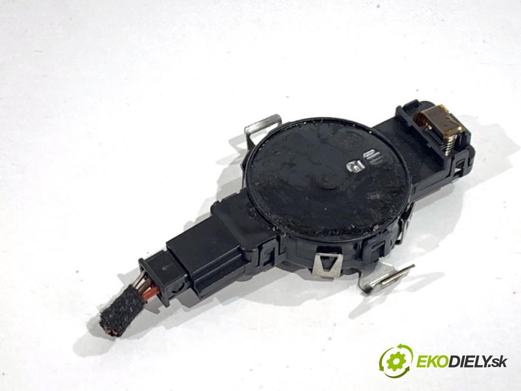 AUDI A4 B9 Kombi 2016 110 kW 2.0 TDI 1968 Snímač dažďa 8U0955559C (Snímač dažďa)